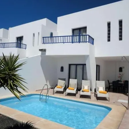 Playa Blanca Sleeps 6 Pool Wifi Villa Playa Blanca (Lanzarote)