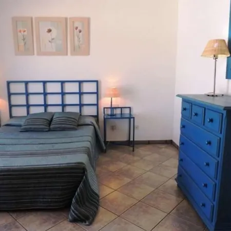 Playa Blanca Sleeps 6 Pool Wifi Villa