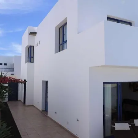 Playa Blanca Sleeps 6 Pool Wifi