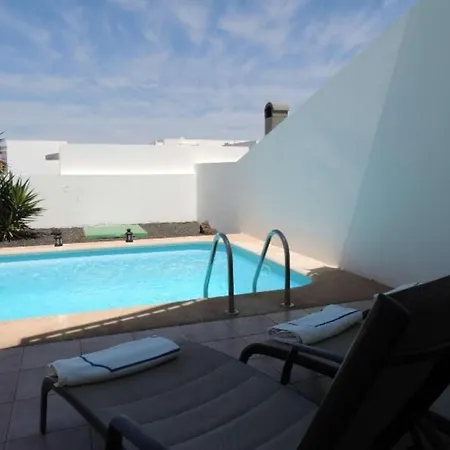 Playa Blanca Sleeps 6 Pool Wifi *